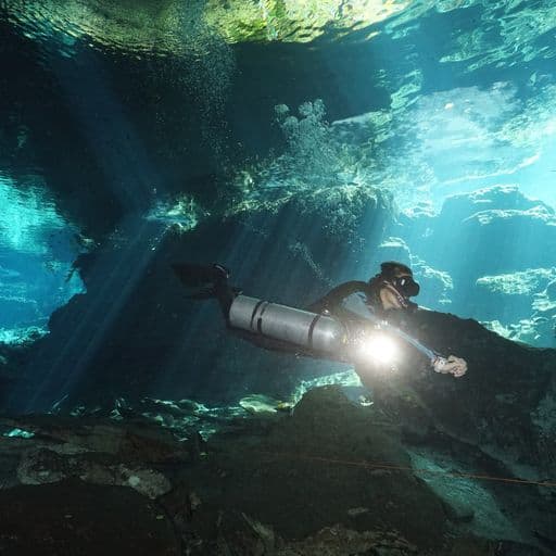 Cenote Plongeur Lampe Exploration