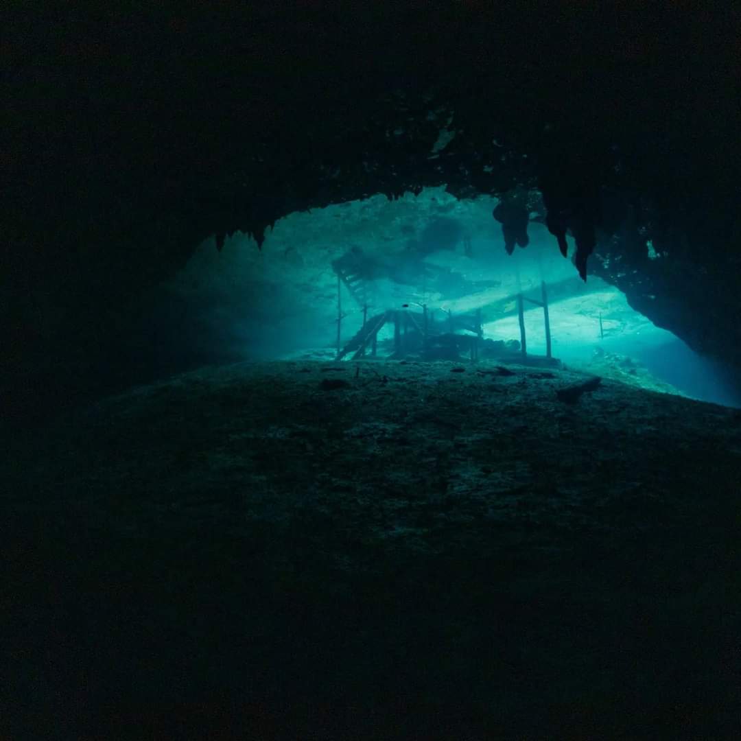 Village Cenote Caverne Echelle