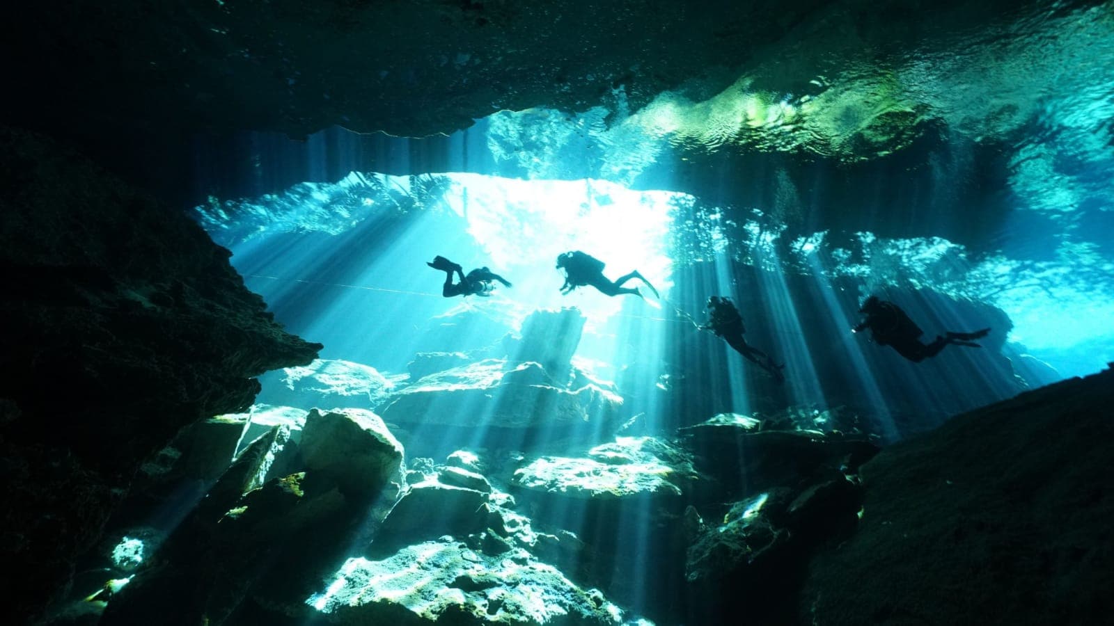 Village Cenote Plongeurs Rayons